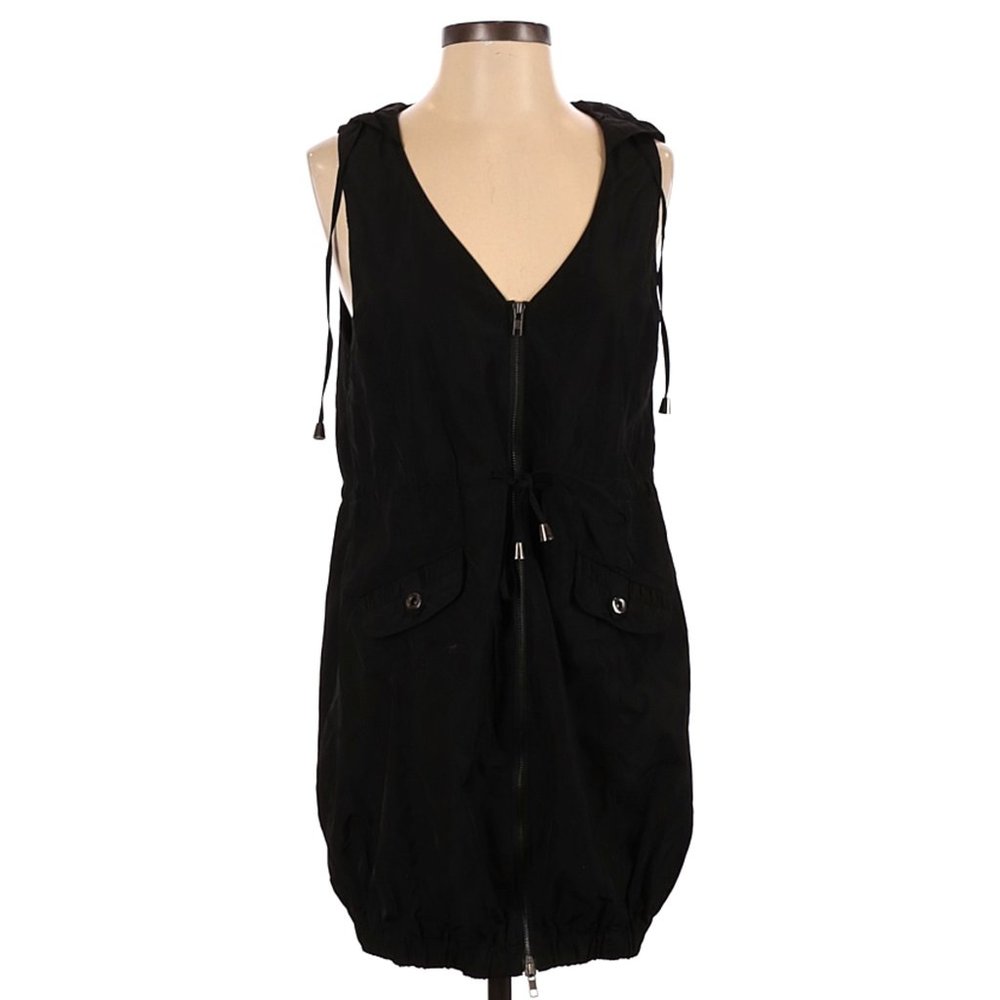 LAST CHANCE—Forever 21 / XXI black hoodie sleeveless tunic